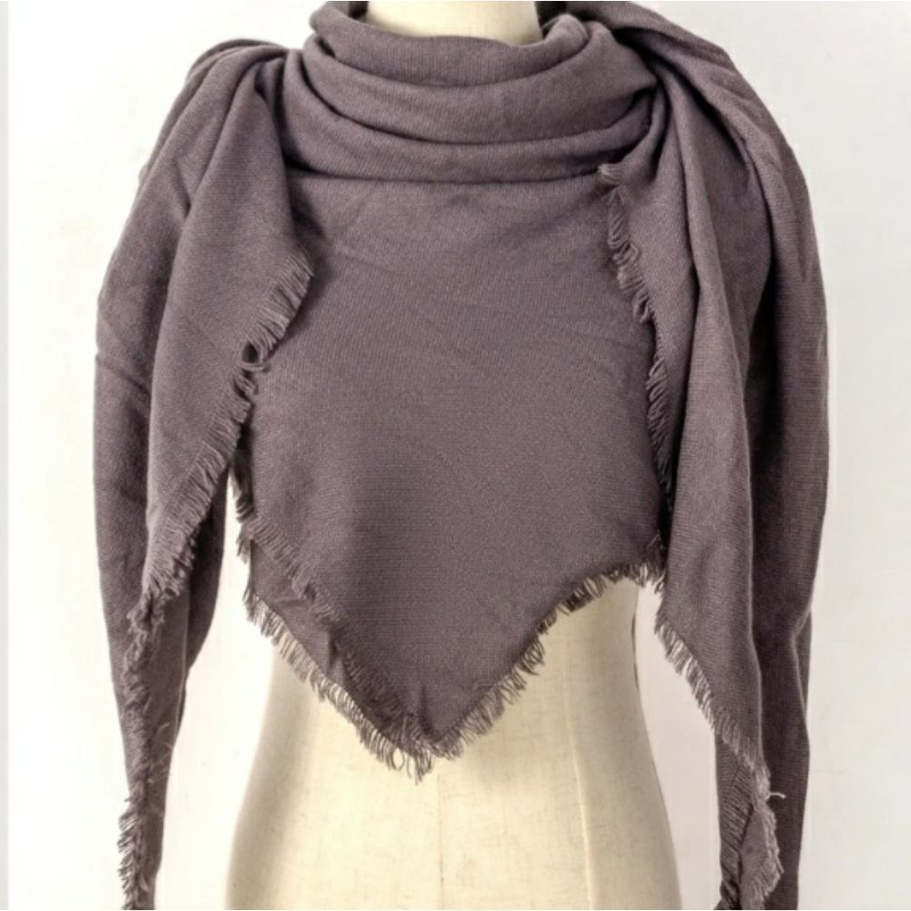 New 🖤🤍 with Tags 🤍 Grey Soft Scarf/Shawl